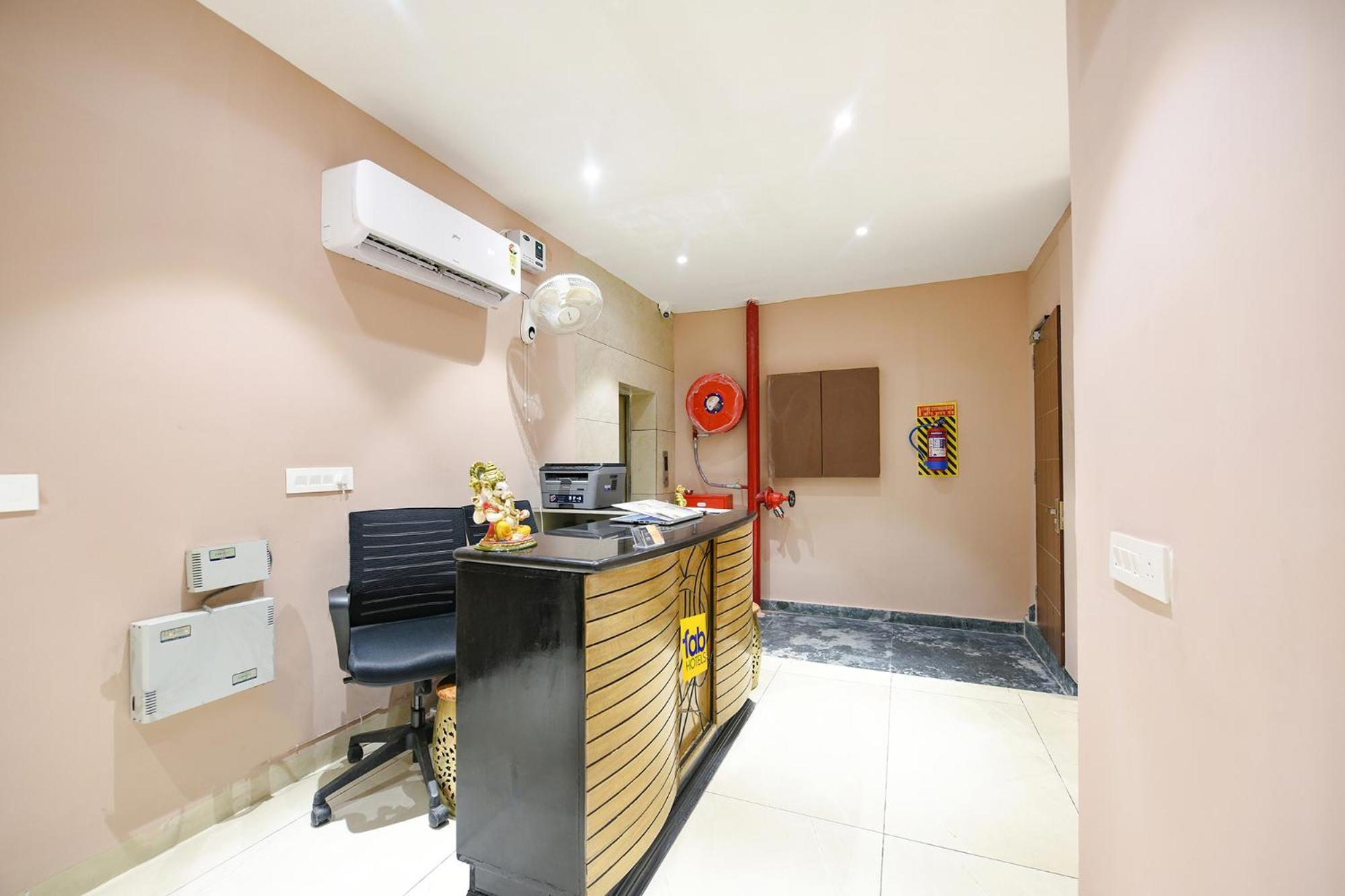 Fabhotel Supreme Suites Ludhiana Exterior photo